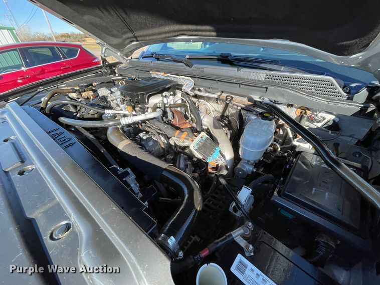 image for item MI9740 2016 GMC Sierra 3500HD  Crew Cab bale bed pickup truck