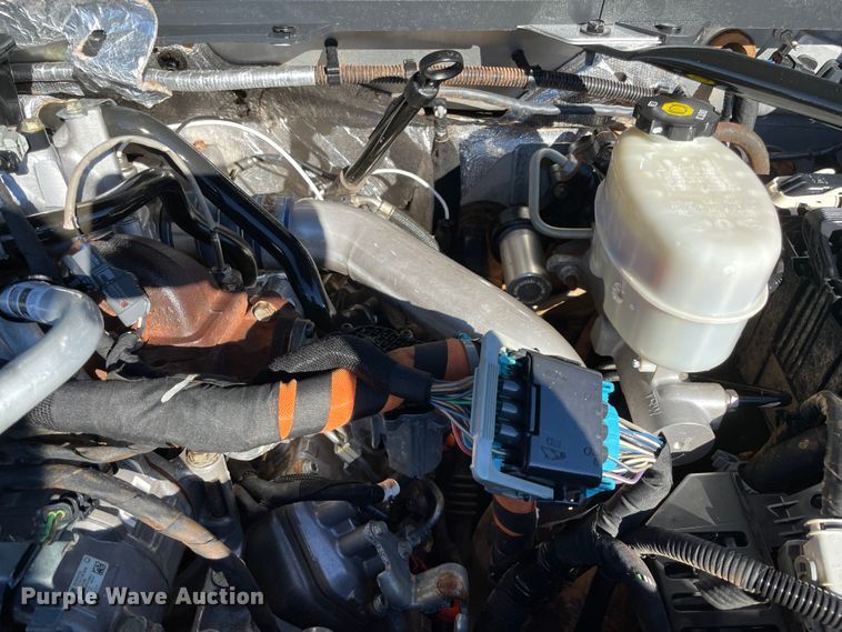 image for item MI9740 2016 GMC Sierra 3500HD  Crew Cab bale bed pickup truck