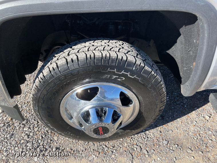 image for item MI9740 2016 GMC Sierra 3500HD  Crew Cab bale bed pickup truck