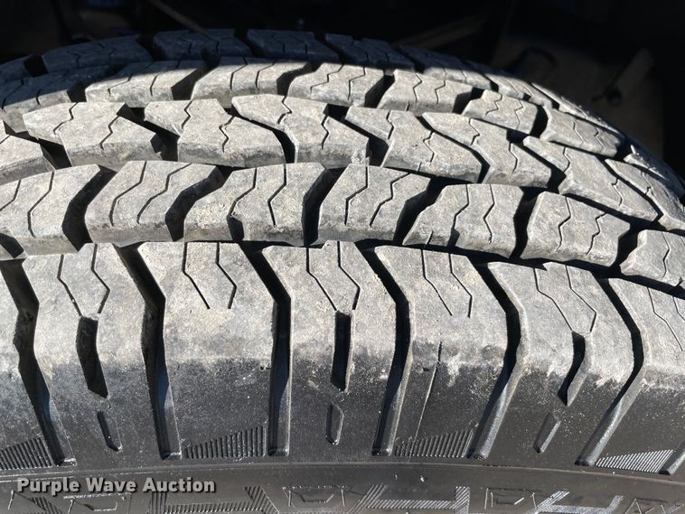 image for item MI9740 2016 GMC Sierra 3500HD  Crew Cab bale bed pickup truck