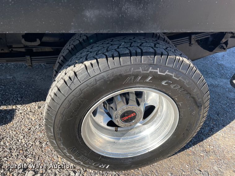 image for item MI9740 2016 GMC Sierra 3500HD  Crew Cab bale bed pickup truck