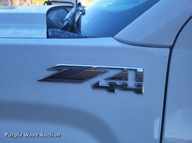 image for item MI9796 2014 GMC Sierra 1500 SLT  Crew Cab pickup truck