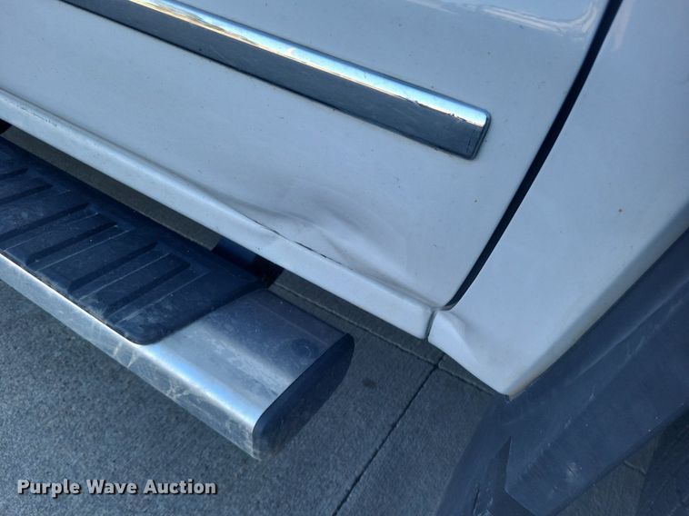 image for item MI9796 2014 GMC Sierra 1500 SLT  Crew Cab pickup truck