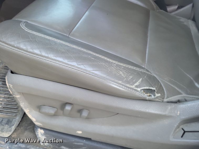 image for item MI9796 2014 GMC Sierra 1500 SLT  Crew Cab pickup truck