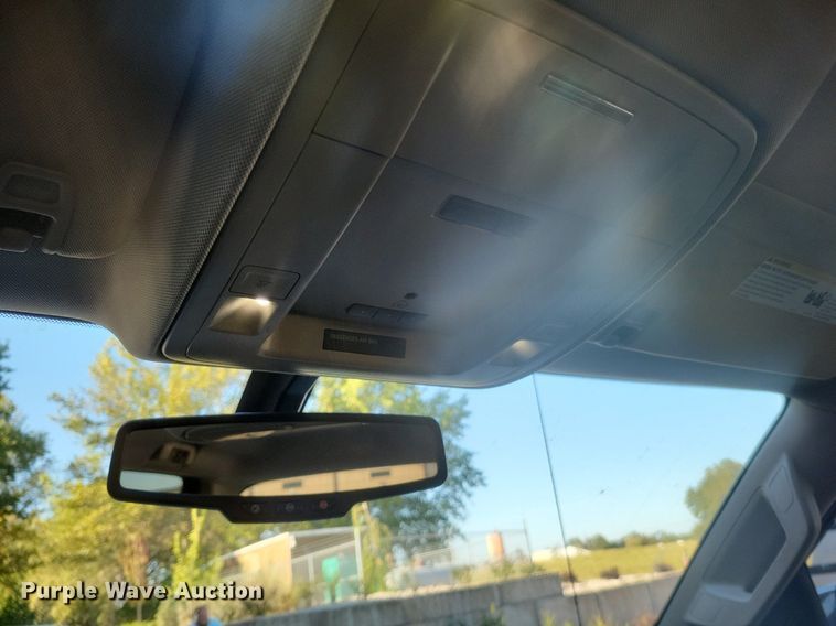 image for item MI9796 2014 GMC Sierra 1500 SLT  Crew Cab pickup truck