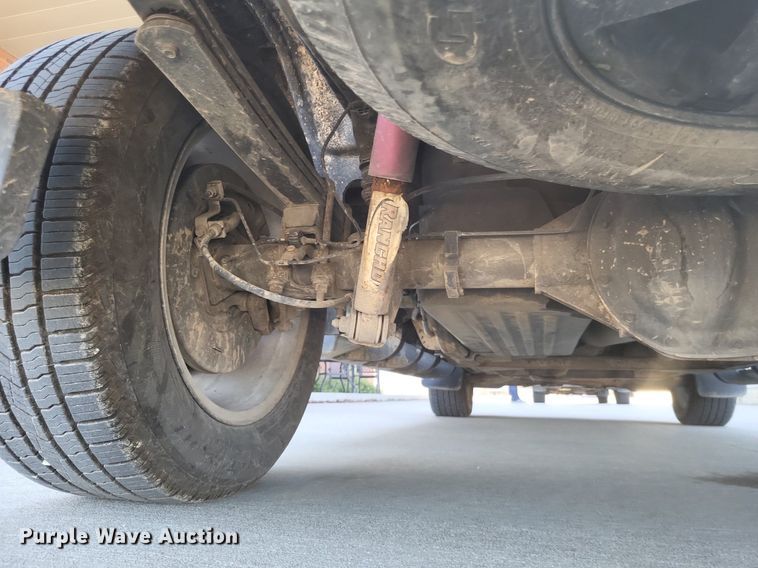 image for item MI9796 2014 GMC Sierra 1500 SLT  Crew Cab pickup truck