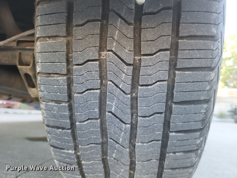 image for item MI9796 2014 GMC Sierra 1500 SLT  Crew Cab pickup truck