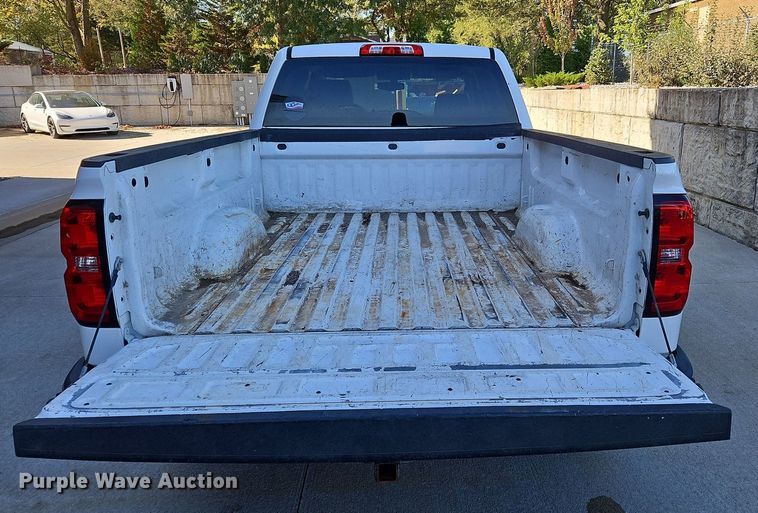 image for item MI9797 2014 Chevrolet Silverado 1500  Crew Cab pickup truck