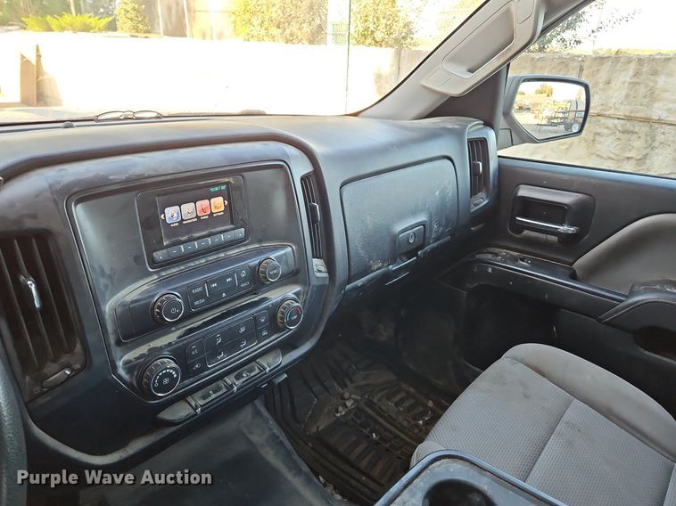 image for item MI9797 2014 Chevrolet Silverado 1500  Crew Cab pickup truck