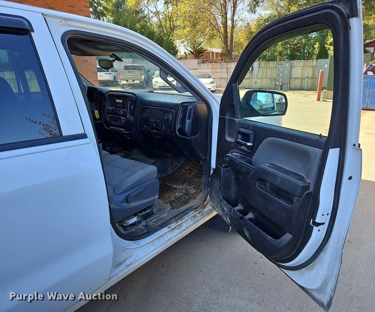 image for item MI9797 2014 Chevrolet Silverado 1500  Crew Cab pickup truck