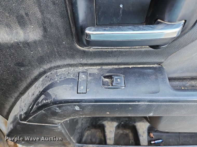 image for item MI9797 2014 Chevrolet Silverado 1500  Crew Cab pickup truck