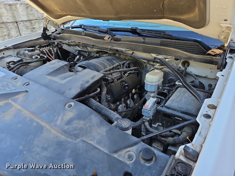 image for item MI9797 2014 Chevrolet Silverado 1500  Crew Cab pickup truck