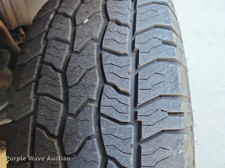 image for item MI9797 2014 Chevrolet Silverado 1500  Crew Cab pickup truck