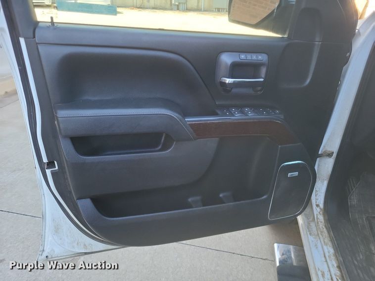 image for item MI9799 2018 GMC Sierra 1500 SLT  Crew Cab pickup truck