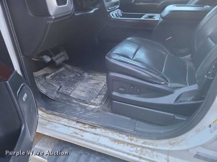 image for item MI9799 2018 GMC Sierra 1500 SLT  Crew Cab pickup truck