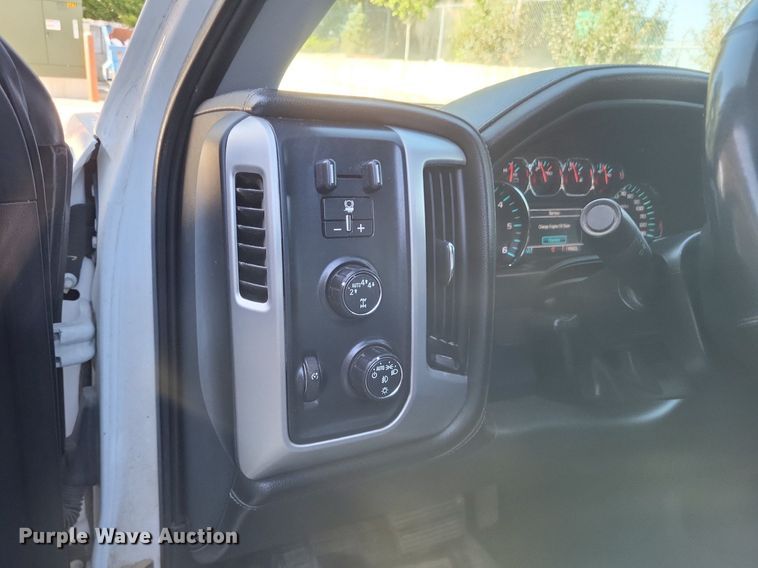 image for item MI9799 2018 GMC Sierra 1500 SLT  Crew Cab pickup truck
