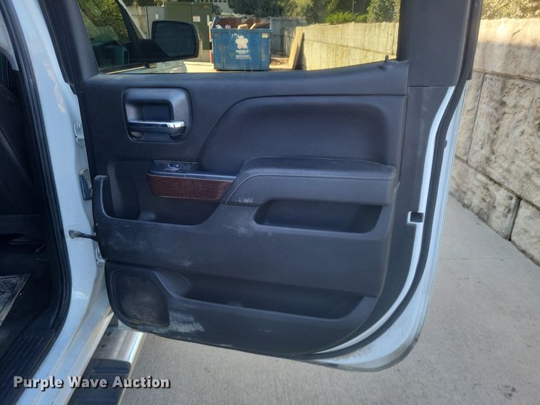 image for item MI9799 2018 GMC Sierra 1500 SLT  Crew Cab pickup truck