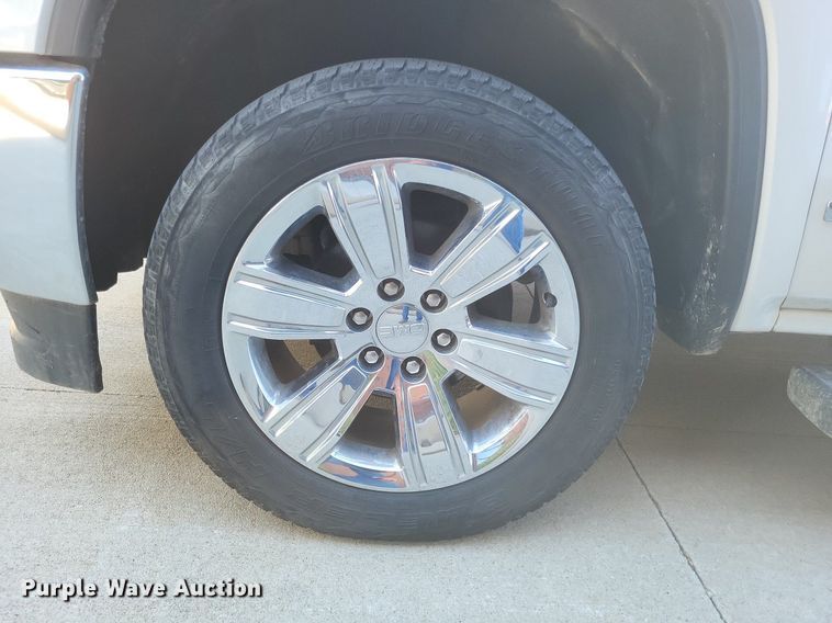 image for item MI9799 2018 GMC Sierra 1500 SLT  Crew Cab pickup truck