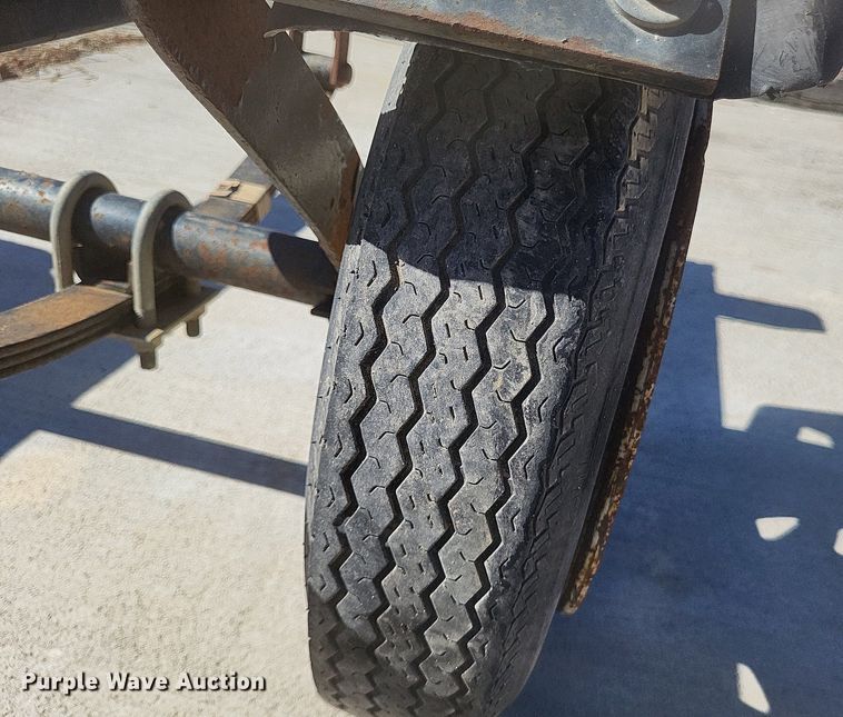 image for item MI9801 2004 Tri-State Industrial  utility trailer