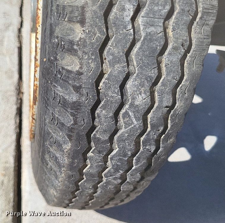 image for item MI9801 2004 Tri-State Industrial  utility trailer