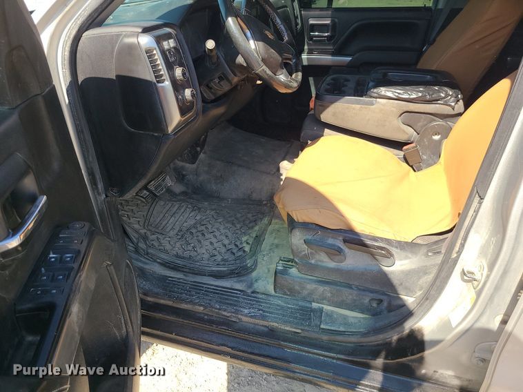 image for item MJ9423 2015 Chevrolet Silverado 2500HD  Crew Cab pickup truck