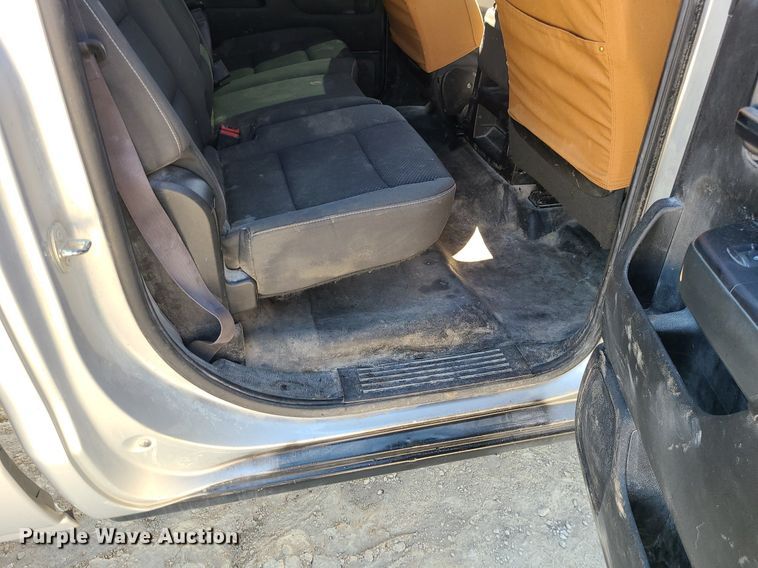 image for item MJ9423 2015 Chevrolet Silverado 2500HD  Crew Cab pickup truck