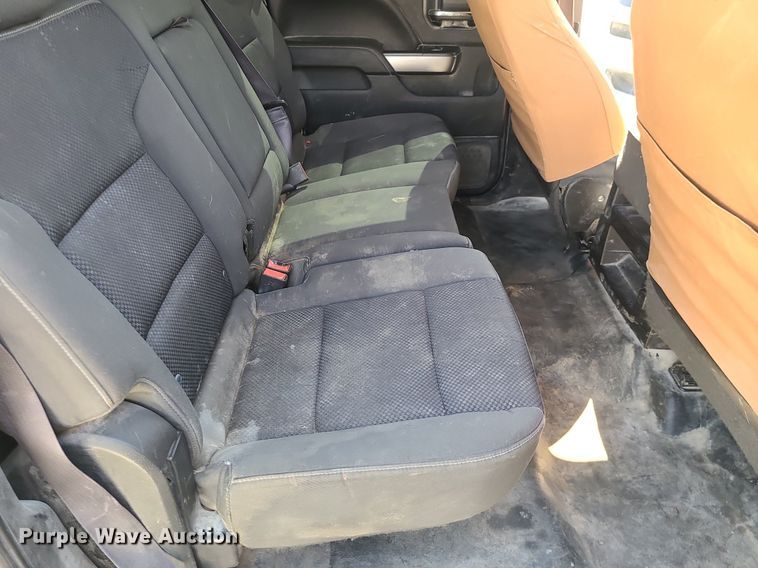 image for item MJ9423 2015 Chevrolet Silverado 2500HD  Crew Cab pickup truck