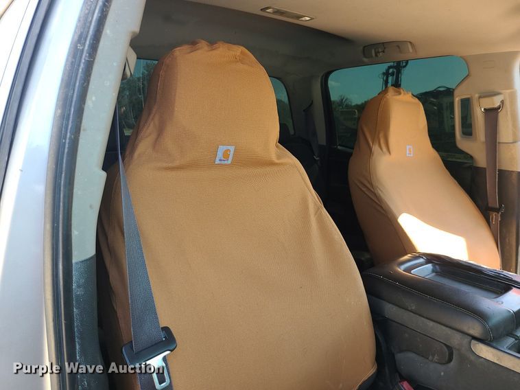 image for item MJ9423 2015 Chevrolet Silverado 2500HD  Crew Cab pickup truck