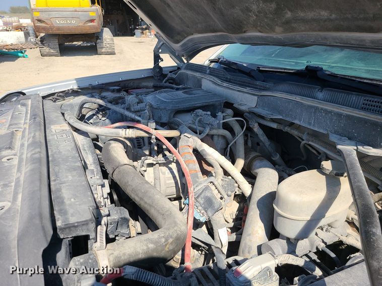 image for item MJ9423 2015 Chevrolet Silverado 2500HD  Crew Cab pickup truck