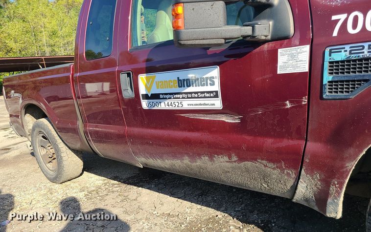 image for item MJ9425 2008 Ford F250 Super Duty XL  SuperCab pickup truck