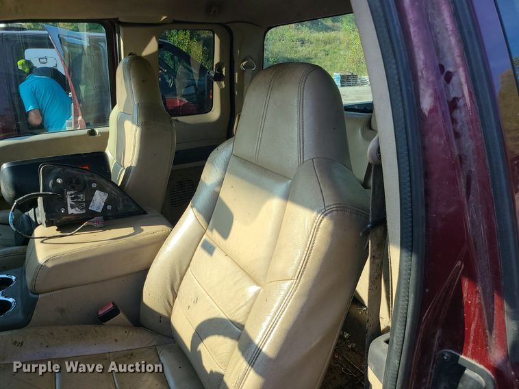 image for item MJ9425 2008 Ford F250 Super Duty XL  SuperCab pickup truck