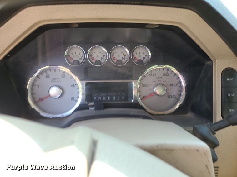 image for item MJ9425 2008 Ford F250 Super Duty XL  SuperCab pickup truck