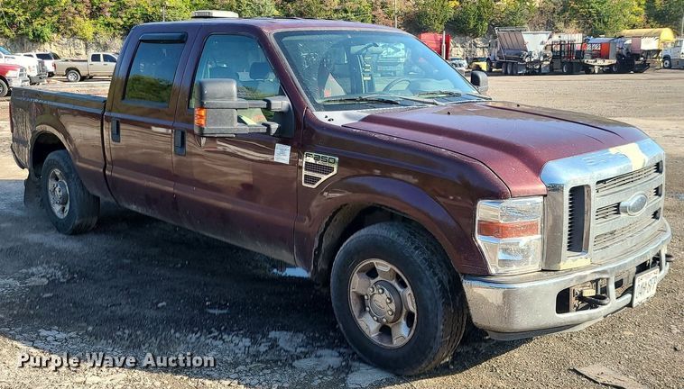 image for item MJ9426 2010 Ford F250 Super Duty XLT  Crew Cab pickup truck