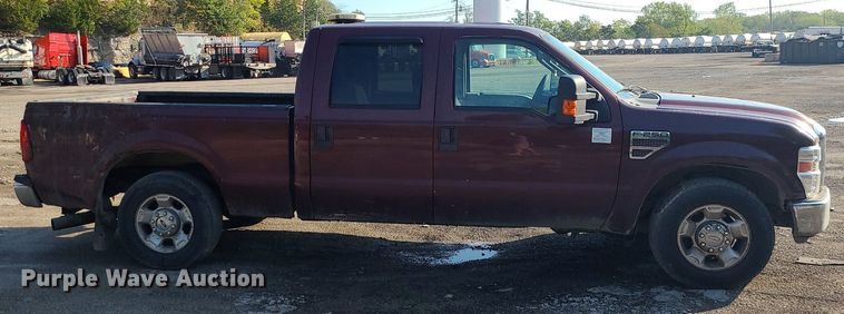 image for item MJ9426 2010 Ford F250 Super Duty XLT  Crew Cab pickup truck