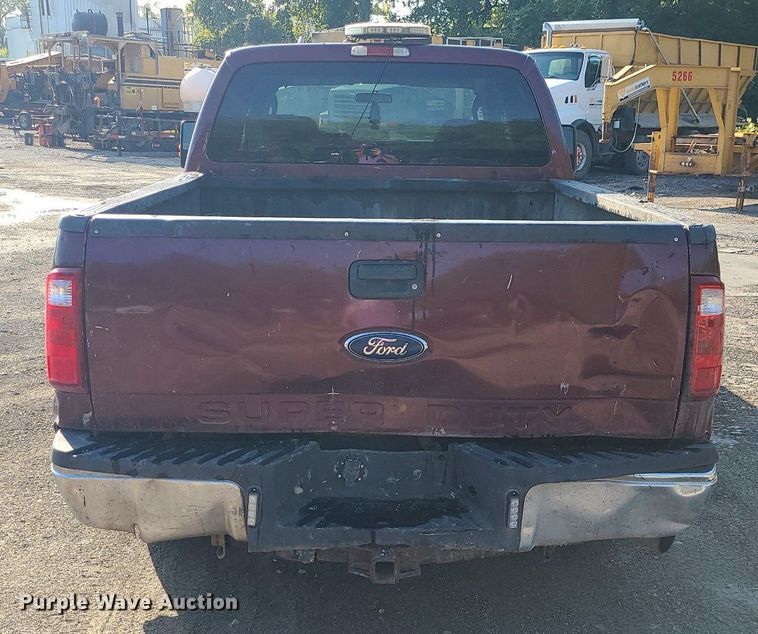 image for item MJ9426 2010 Ford F250 Super Duty XLT  Crew Cab pickup truck