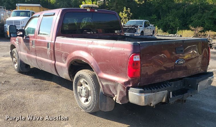 image for item MJ9426 2010 Ford F250 Super Duty XLT  Crew Cab pickup truck