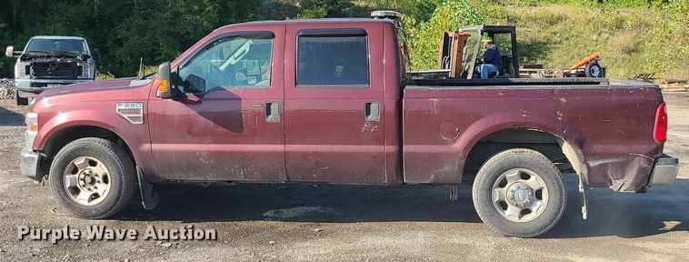 image for item MJ9426 2010 Ford F250 Super Duty XLT  Crew Cab pickup truck