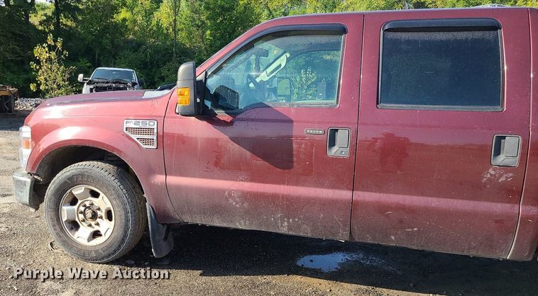 image for item MJ9426 2010 Ford F250 Super Duty XLT  Crew Cab pickup truck