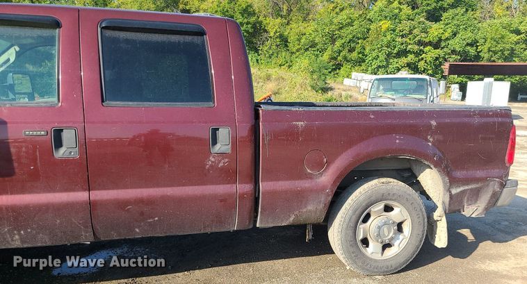 image for item MJ9426 2010 Ford F250 Super Duty XLT  Crew Cab pickup truck