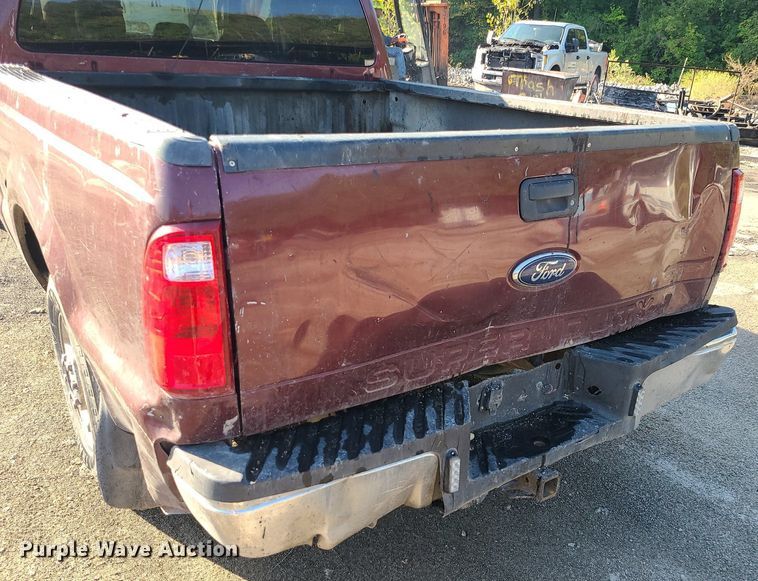 image for item MJ9426 2010 Ford F250 Super Duty XLT  Crew Cab pickup truck