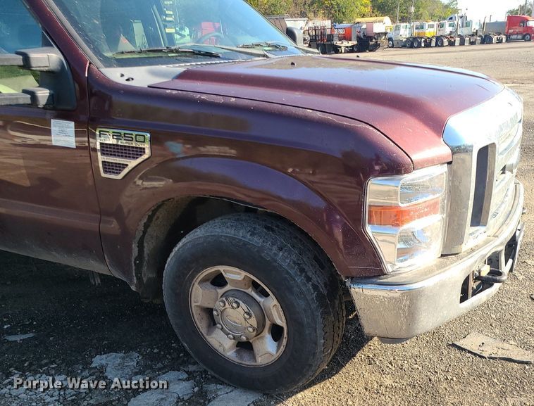 image for item MJ9426 2010 Ford F250 Super Duty XLT  Crew Cab pickup truck