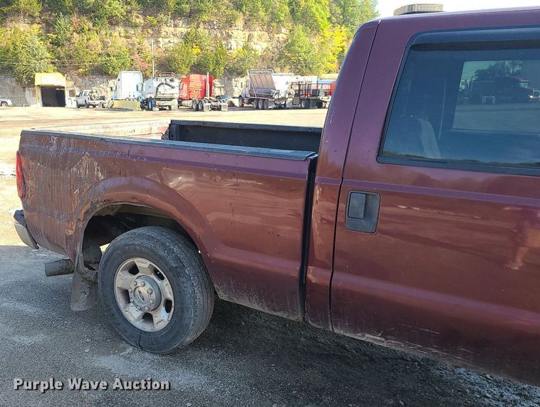 image for item MJ9426 2010 Ford F250 Super Duty XLT  Crew Cab pickup truck