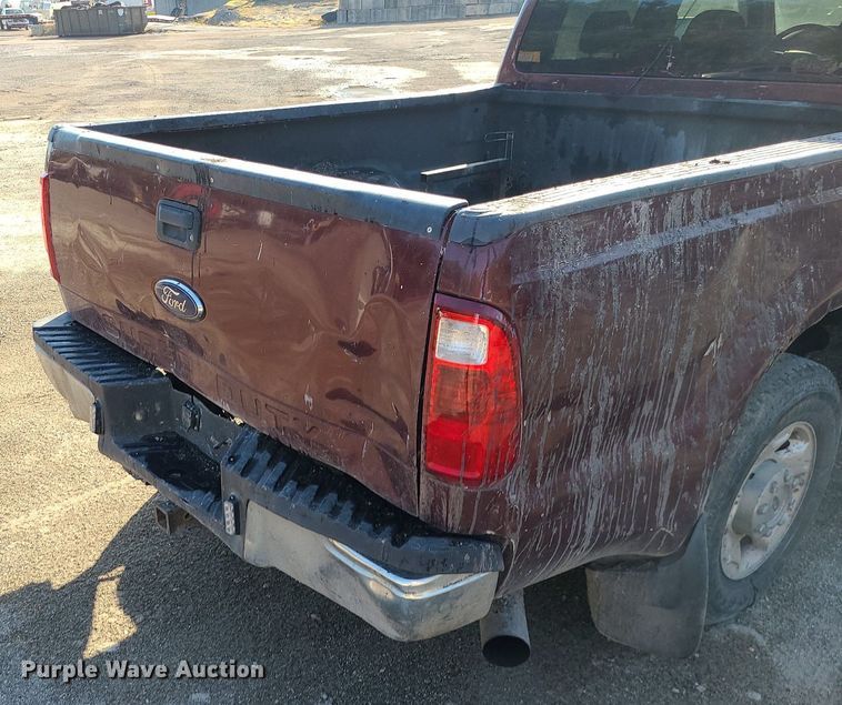 image for item MJ9426 2010 Ford F250 Super Duty XLT  Crew Cab pickup truck