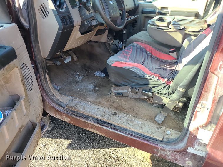 image for item MJ9426 2010 Ford F250 Super Duty XLT  Crew Cab pickup truck