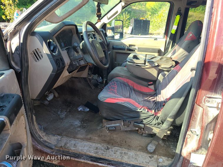 image for item MJ9426 2010 Ford F250 Super Duty XLT  Crew Cab pickup truck