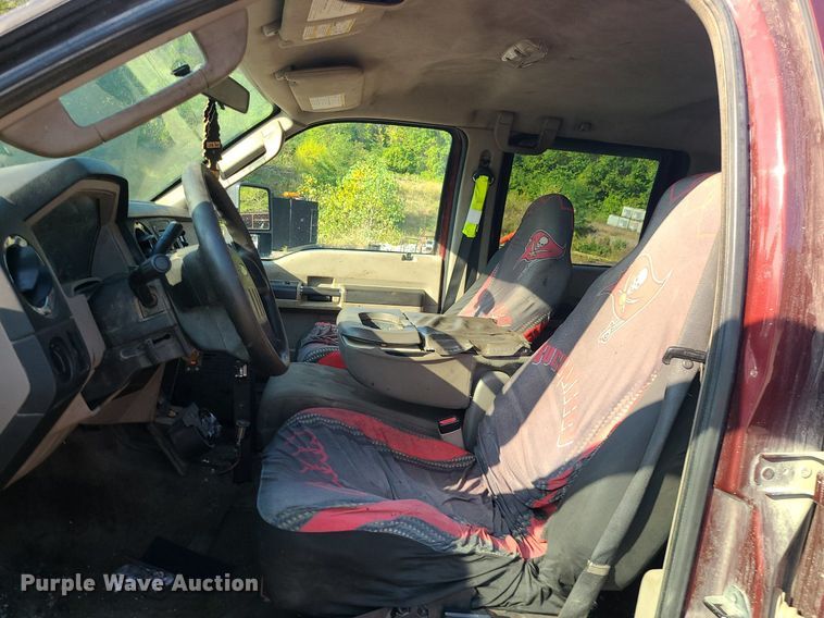 image for item MJ9426 2010 Ford F250 Super Duty XLT  Crew Cab pickup truck