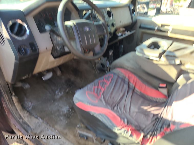 image for item MJ9426 2010 Ford F250 Super Duty XLT  Crew Cab pickup truck