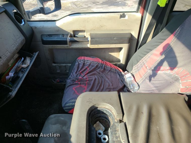 image for item MJ9426 2010 Ford F250 Super Duty XLT  Crew Cab pickup truck