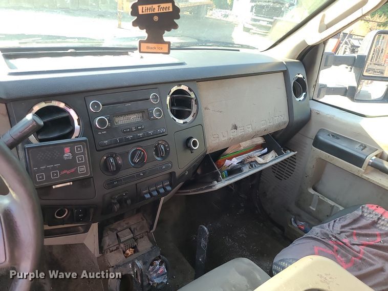 image for item MJ9426 2010 Ford F250 Super Duty XLT  Crew Cab pickup truck