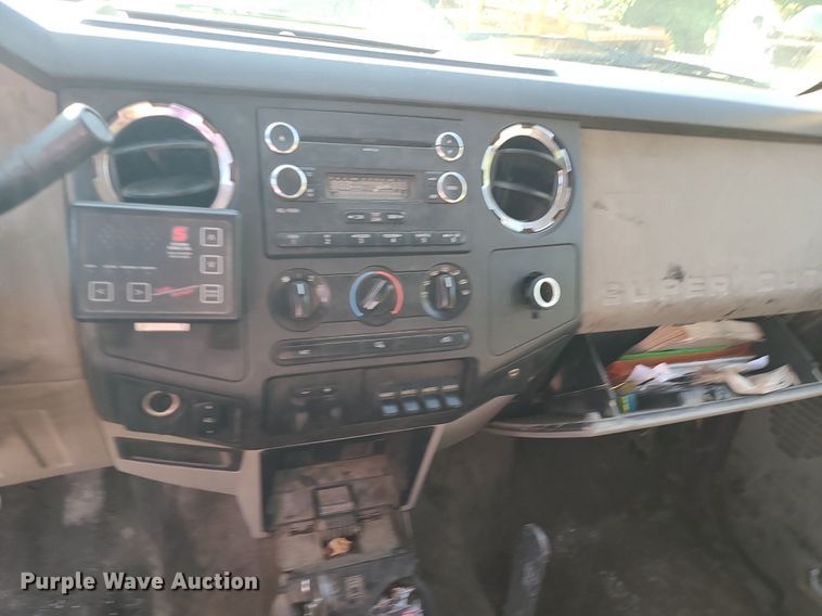 image for item MJ9426 2010 Ford F250 Super Duty XLT  Crew Cab pickup truck